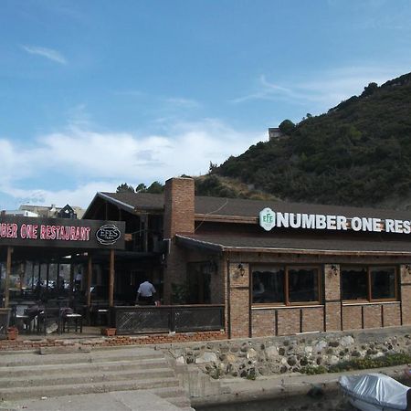 Number One Apart Hotel Karaburun  Esterno foto