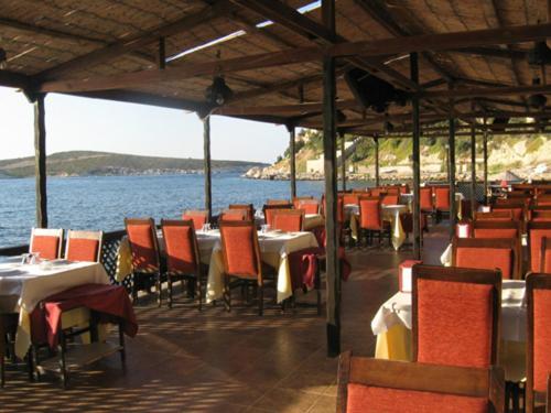 Number One Apart Hotel Karaburun  Esterno foto