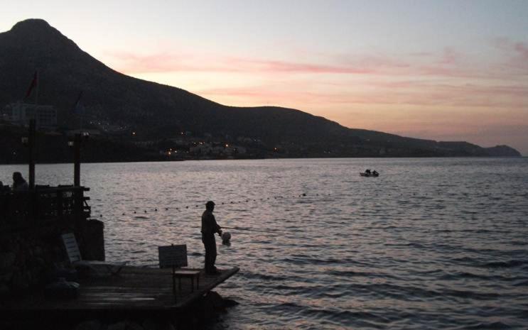 Number One Apart Hotel Karaburun  Esterno foto